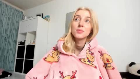 Kenzie online show from November 23, 2:39 pm