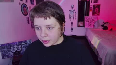 Snapshot of kenziesharik chatting on May 31, 10:44 pm Kenzie online show from May 31, 10:44 pm