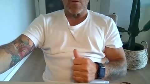 Snapshot of kermitgp3 chatting on June 6, 10:53 am Anton online show from June 6, 10:53 am
