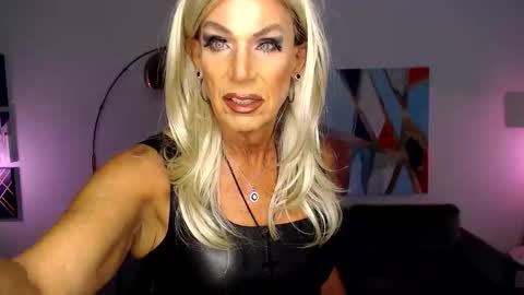 Kerry Wright online show from November 2, 10:39 am