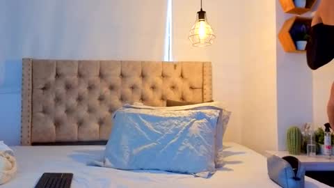 Kery Hillson online show from March 29, 1:44 pm