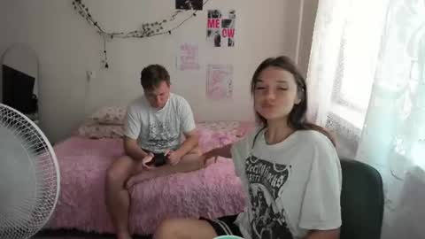 Snapshot of kesh_mne chatting on June 13, 1:20 pm kesh_mne online show from June 13, 1:20 pm