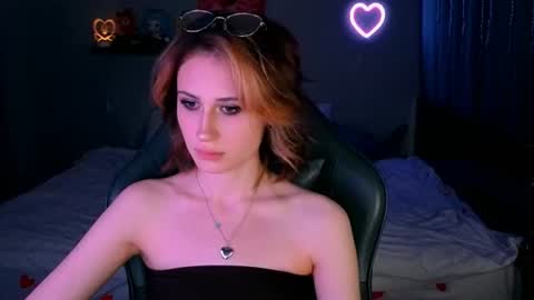 Snapshot of keti_moon chatting on June 13, 7:01 pm Keti 3 online show from June 13, 7:01 pm