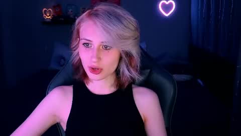 Snapshot of keti_moon chatting on June 17, 7:48 pm Keti 3 online show from June 17, 7:48 pm