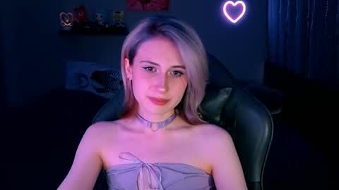 Snapshot of keti_moon chatting on June 19, 7:06 pm Keti 3 online show from June 19, 7:06 pm