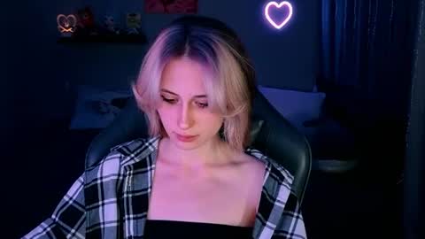 Snapshot of keti_moon chatting on June 26, 7:29 pm Keti 3 online show from June 26, 7:29 pm
