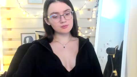 Snapshot of ketrin_pirsss chatting on November 25, 8:31 pm Ketrin online show from November 25, 8:31 pm