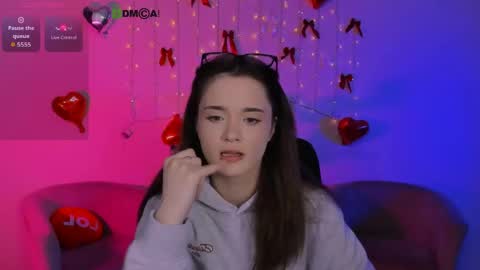 Snapshot of ketty_kitt chatting on April 21, 7:06 pm ketty_kitt online show from April 21, 7:06 pm