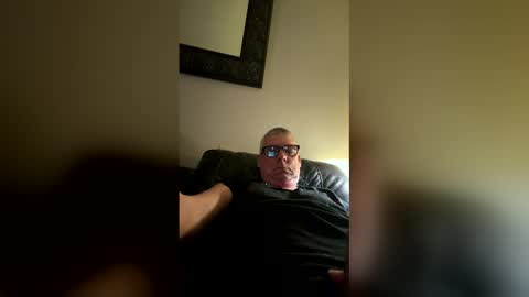 Snapshot of kev4270 chatting on May 2, 1:21 am kev4270 online show from May 2, 1:21 am