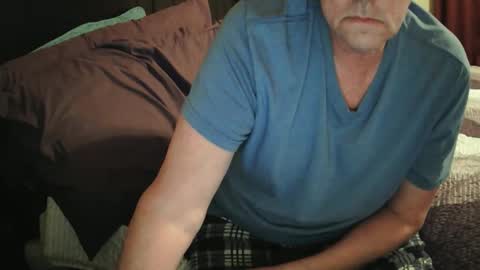 Snapshot of kev4270 chatting on May 9, 1:33 am kev4270 online show from May 9, 1:33 am