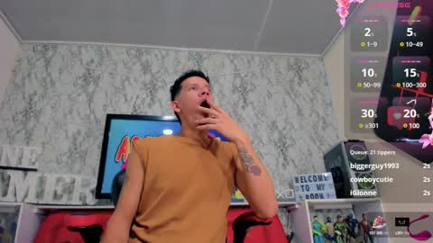 Snapshot of kevin__max_ chatting on January 15, 9:56 am Kev online show from January 15, 9:56 am