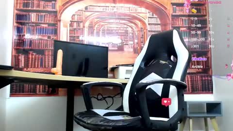 Snapshot of kevin__max_ chatting on January 18, 7:07 am Kev online show from January 18, 7:07 am