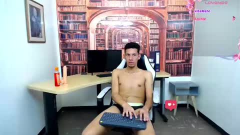 Snapshot of kevin__max_ chatting on January 20, 11:43 pm Kev online show from January 20, 11:43 pm