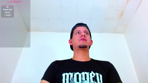 Snapshot of kevin__max_ chatting on September 22, 7:16 pm Kev online show from September 22, 7:16 pm