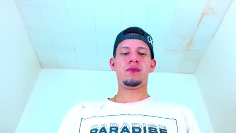 Snapshot of kevin__max_ chatting on November 1, 7:05 pm Kev online show from November 1, 7:05 pm