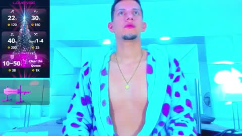 Snapshot of kevin__max_ chatting on December 14, 11:26 am Kev online show from December 14, 11:26 am