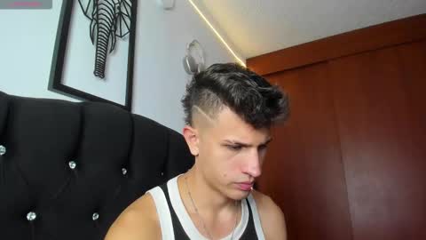 Kevin Ahs online show from December 4, 10:29 pm