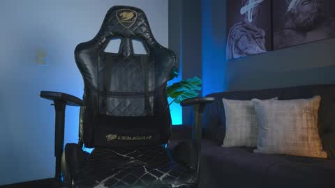 kevin montoya online show from December 3, 11:25 pm