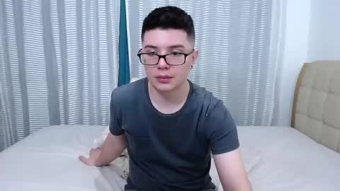 Snapshot of kevinhunts chatting on March 5, 11:38 pm Kevin online show from March 5, 11:38 pm