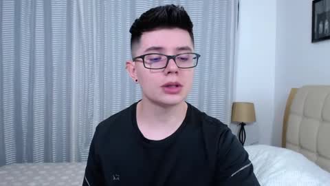 Snapshot of kevinhunts chatting on September 16, 8:54 pm Kevin online show from September 16, 8:54 pm