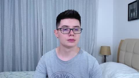 Snapshot of kevinhunts chatting on September 21, 9:49 pm Kevin online show from September 21, 9:49 pm