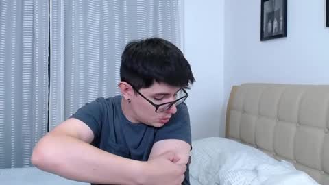 Snapshot of kevinhunts chatting on October 11, 2:44 am Kevin online show from October 11, 2:44 am