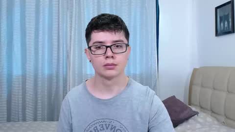 Snapshot of kevinhunts chatting on November 6, 3:35 pm Kevin online show from November 6, 3:35 pm