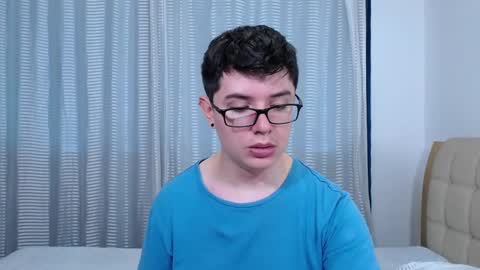 Snapshot of kevinhunts chatting on November 11, 4:18 pm Kevin online show from November 11, 4:18 pm