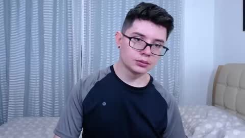 Snapshot of kevinhunts chatting on November 24, 6:18 pm Kevin online show from November 24, 6:18 pm