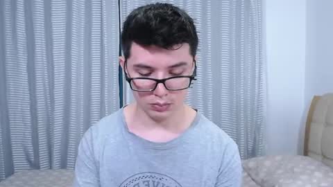 Snapshot of kevinhunts chatting on December 5, 12:52 am Kevin online show from December 5, 12:52 am