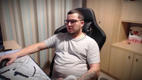 Kevinn online show from November 27, 6:32 pm