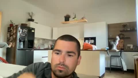 Snapshot of kevinpillobello chatting on May 14, 5:42 pm kevinpillobello online show from May 14, 5:42 pm