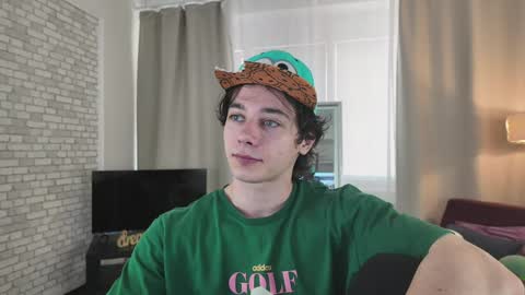 Snapshot of kevinstrike chatting on April 24, 1:24 pm kevinstrike online show from April 24, 1:24 pm