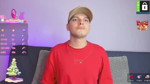 Snapshot of kevinxlvx chatting on November 15, 11:43 pm kevin and ottis online show from November 15, 11:43 pm