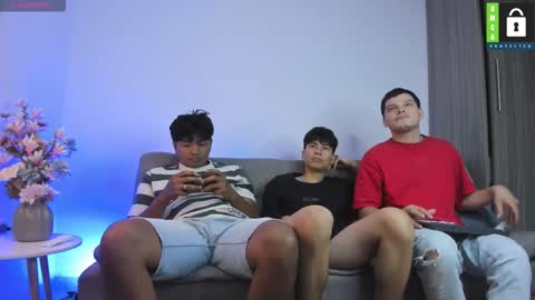 kevin and ottis online show from January 8, 12:46 am