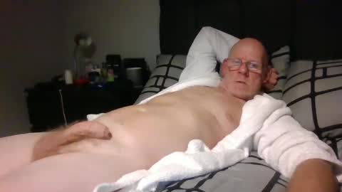 Snapshot of kevlooking4sez chatting on December 9, 2:24 am kevlooking4sez online show from December 9, 2:24 am