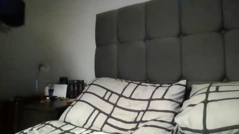 Snapshot of kevlooking4sez chatting on December 19, 1:07 am kevlooking4sez online show from December 19, 1:07 am