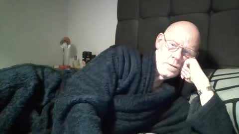 Snapshot of kevlooking4sez chatting on January 2, 11:27 pm kevlooking4sez online show from January 2, 11:27 pm