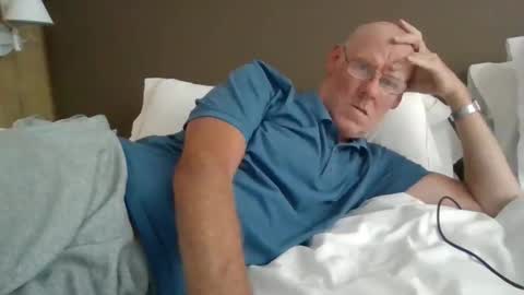 Snapshot of kevlooking4sez chatting on October 17, 3:58 pm kevlooking4sez online show from October 17, 3:58 pm