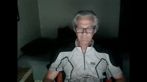 Snapshot of kevwestunder9696 chatting on October 12, 11:20 am kevwestunder9696 online show from October 12, 11:20 am