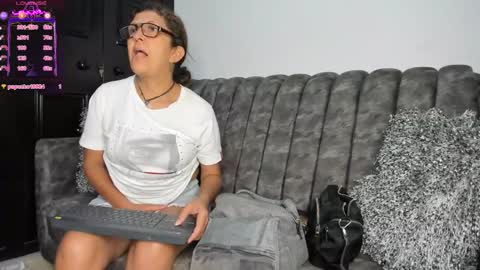 Keila Milf online show from September 25, 2:59 am