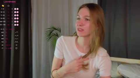 Snapshot of keylalong chatting on February 20, 3:08 pm Hi Im Mary Glad to see you in my room PVT is open online show from February 20, 3:08 pm