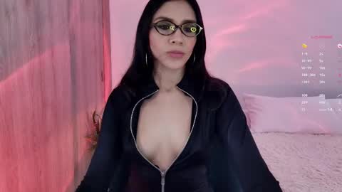 Snapshot of keylamiller1 chatting on June 1, 9:49 pm Keyla online show from June 1, 9:49 pm