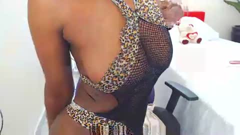 Snapshot of keyra_dainty chatting on November 24, 11:26 pm Sandy Saenz online show from November 24, 11:26 pm