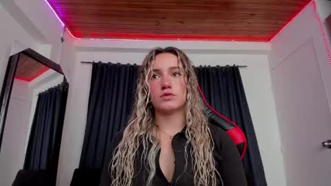 Snapshot of keyth_clement chatting on May 1, 8:35 pm Keyth online show from May 1, 8:35 pm