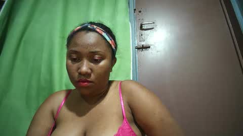 Snapshot of kezia0910 chatting on October 13, 6:52 pm kezia0910 online show from October 13, 6:52 pm