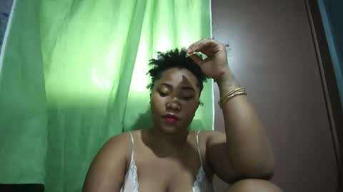 Snapshot of kezia0910 chatting on October 20, 12:27 pm kezia0910 online show from October 20, 12:27 pm