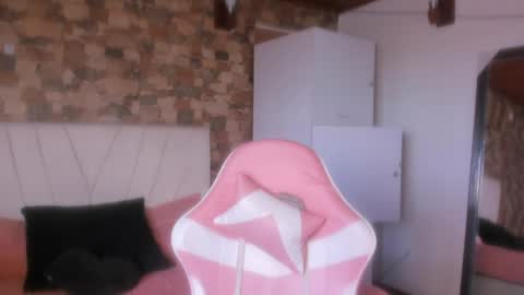 Khami online show from April 28, 8:03 pm