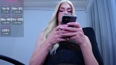 Snapshot of khalany_hadid chatting on December 15, 6:39 am kahalany online show from December 15, 6:39 am