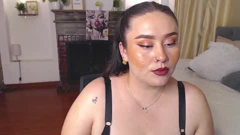Snapshot of khalia_ chatting on June 5, 7:30 pm K H A I L A online show from June 5, 7:30 pm